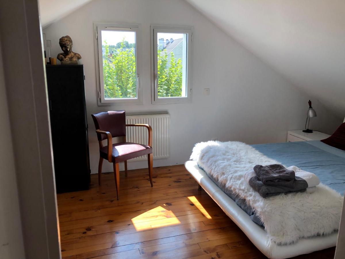Chambre Hotes Nichee Sous Les Toits Rennes Exterior photo