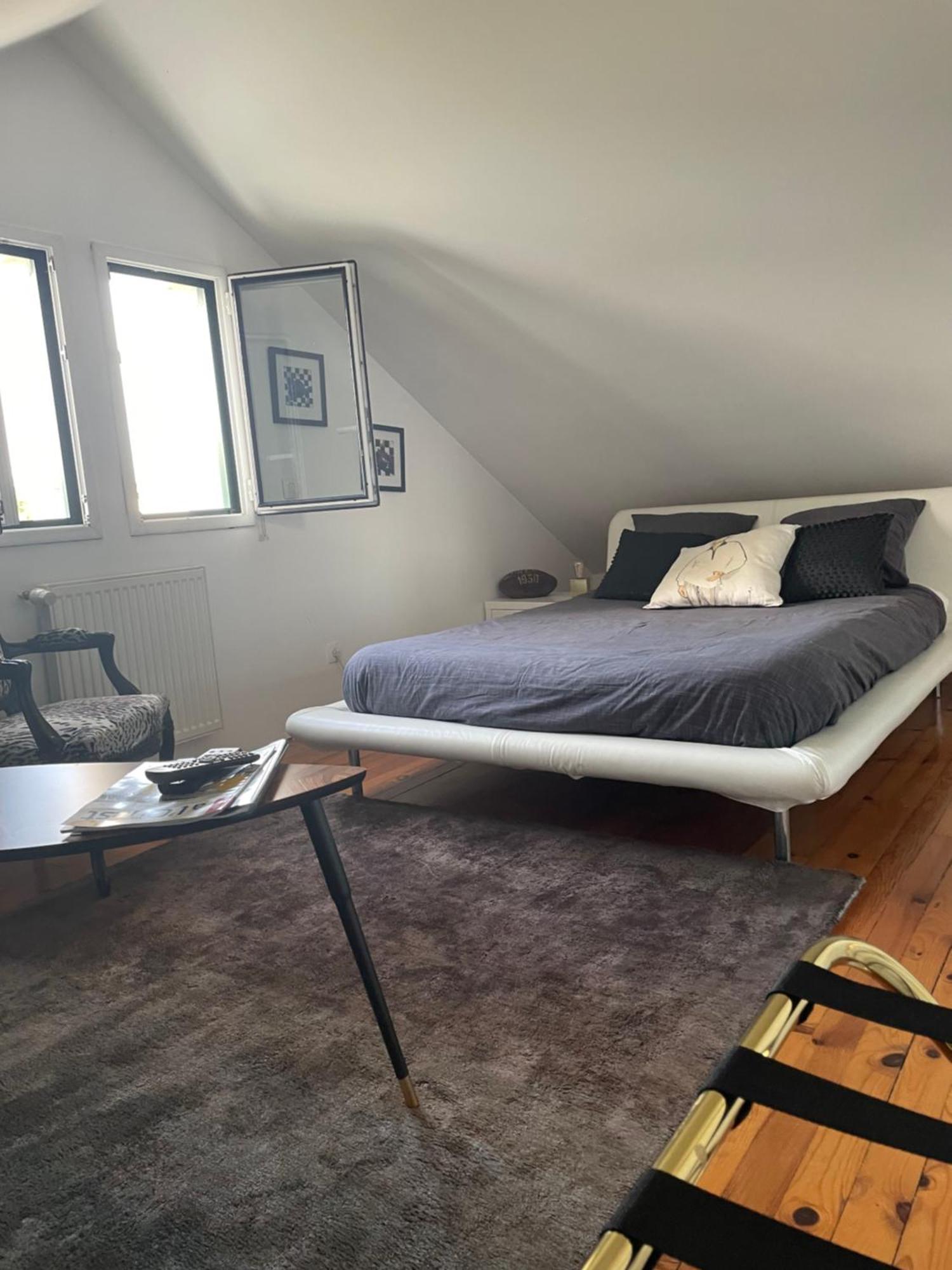 Chambre Hotes Nichee Sous Les Toits Rennes Exterior photo